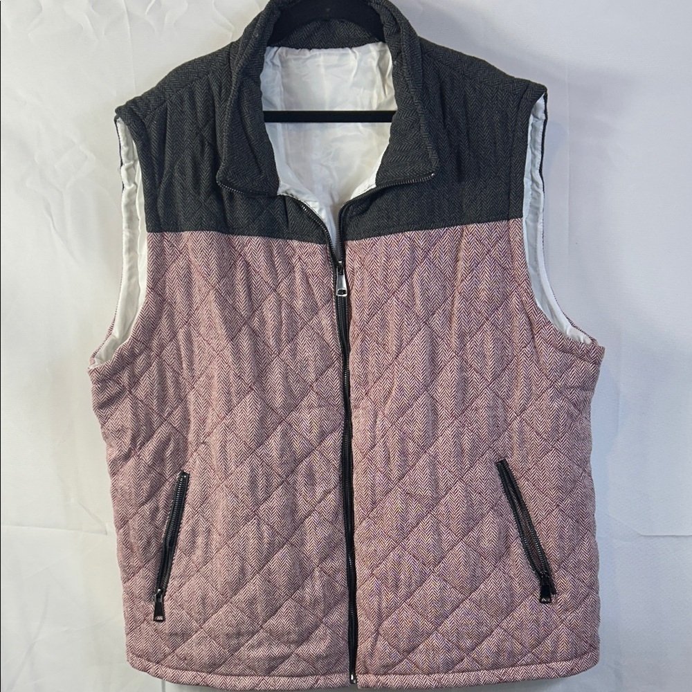 Quilted Vest with Black and Pink Design Size XXL zip up and zipper pockets